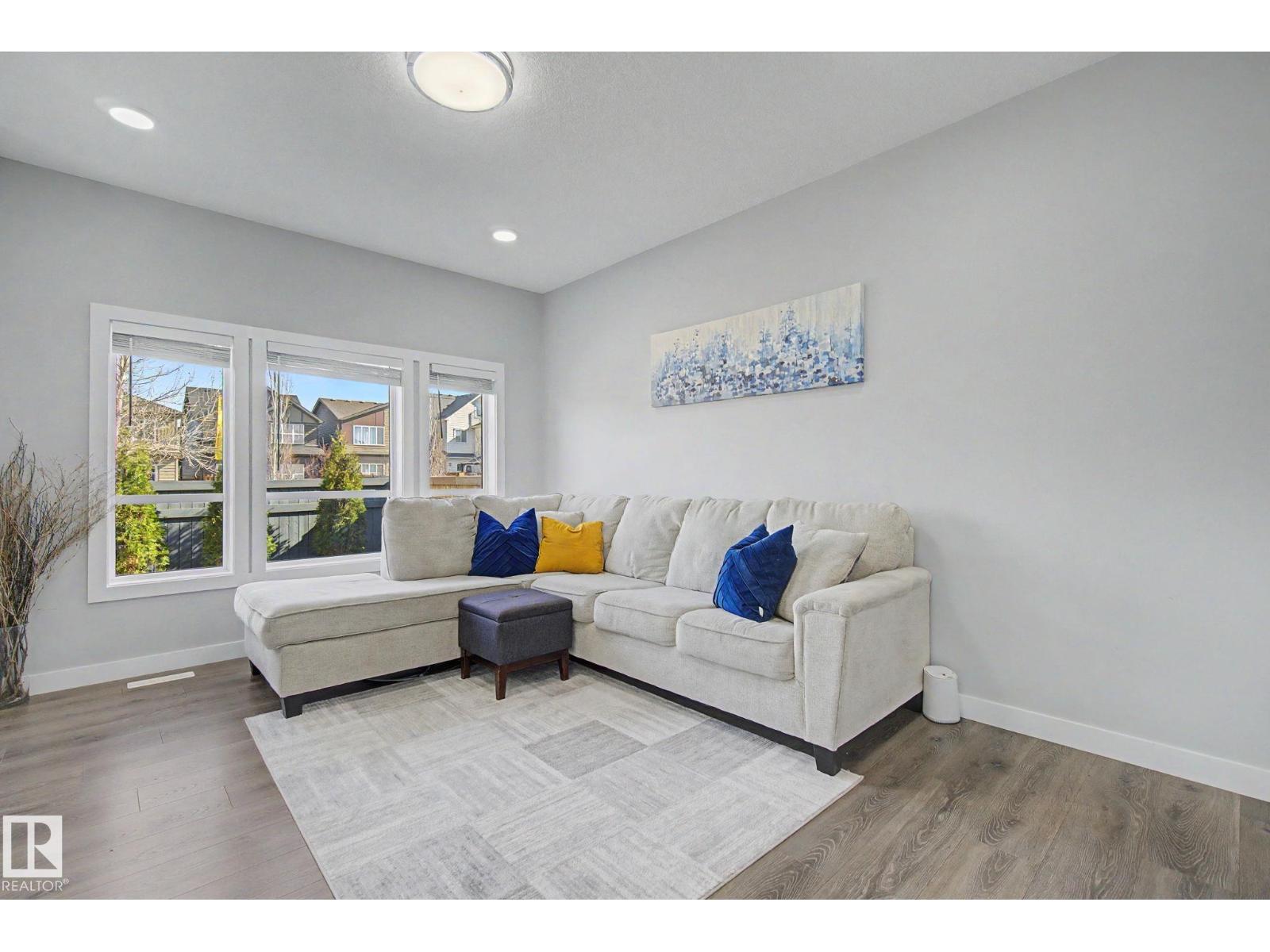 4018 KINSELLA WY SW, Edmonton