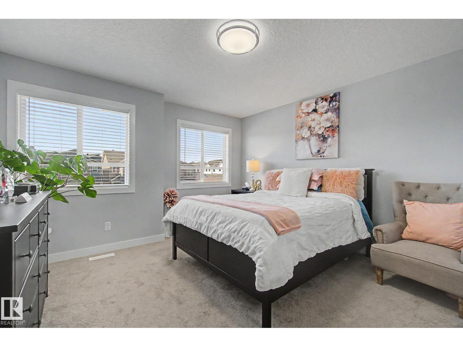 4018 KINSELLA WY SW, Edmonton