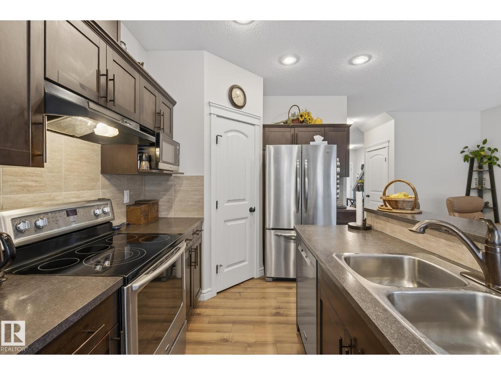 39 MEADOWVIEW CO, Spruce Grove