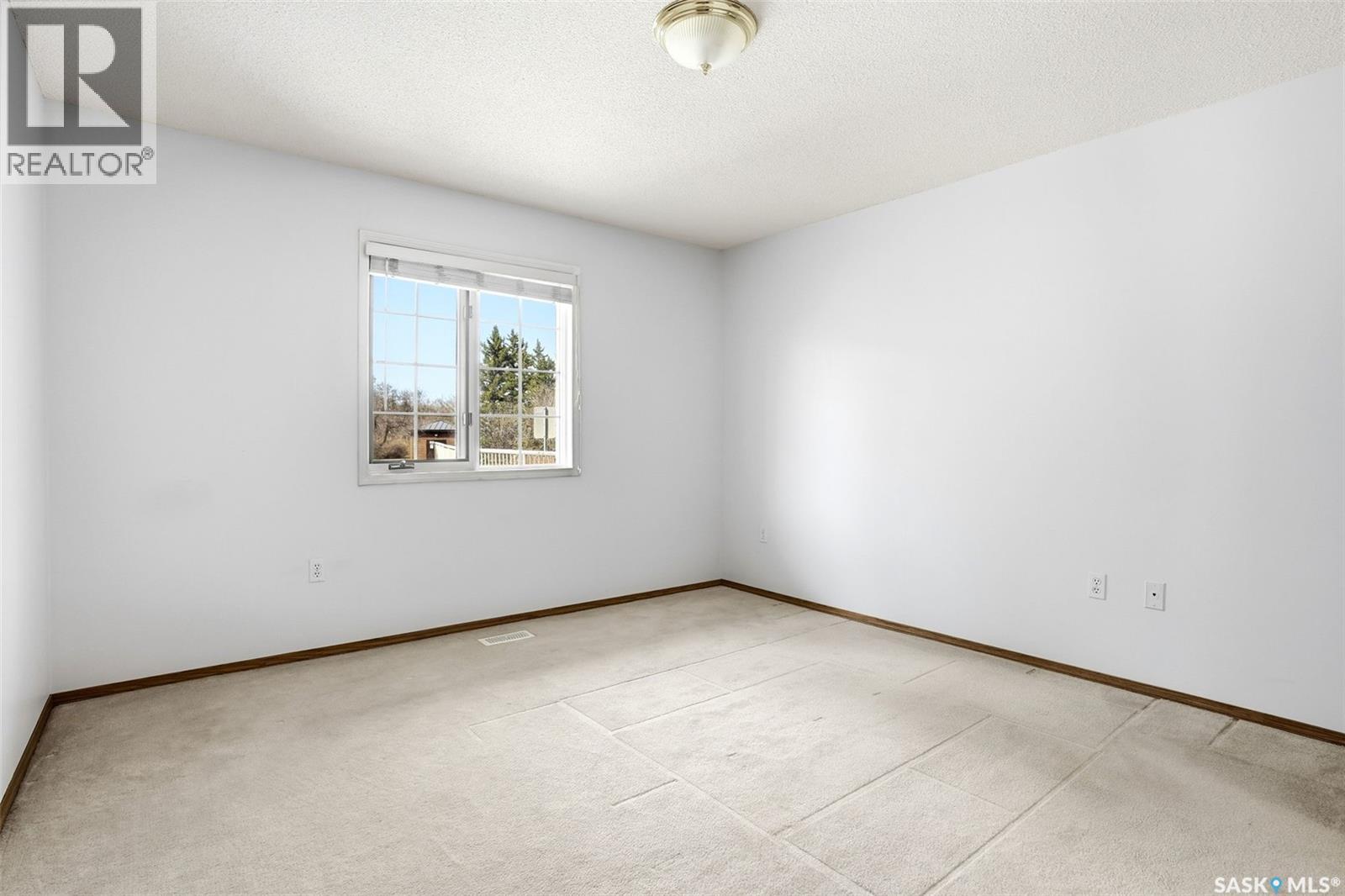 #104 4025 Hill AVENUE - 17