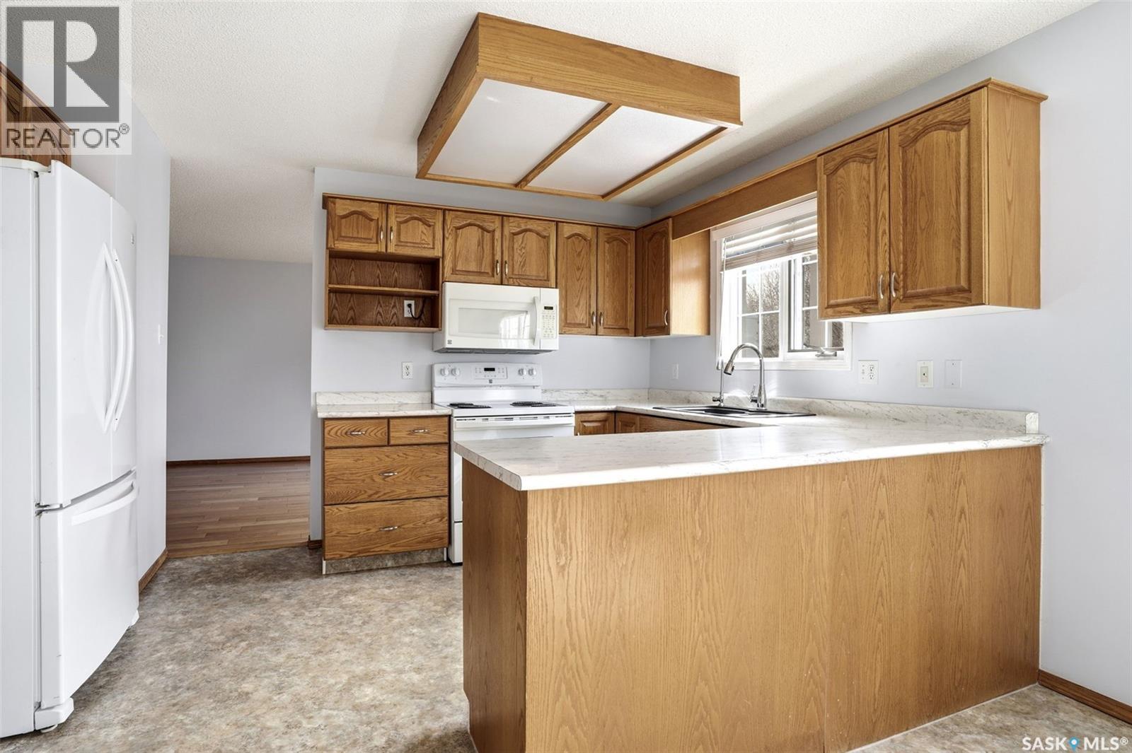 #104 4025 Hill AVENUE - 11