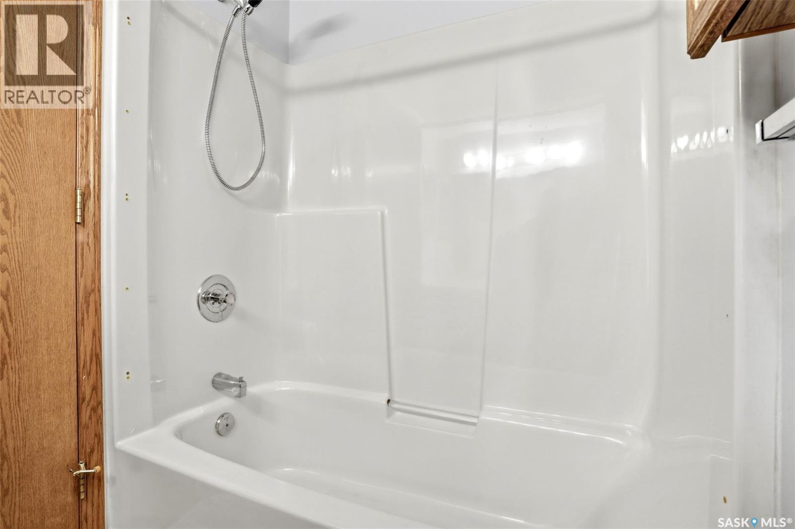 #104 4025 Hill AVENUE - 21