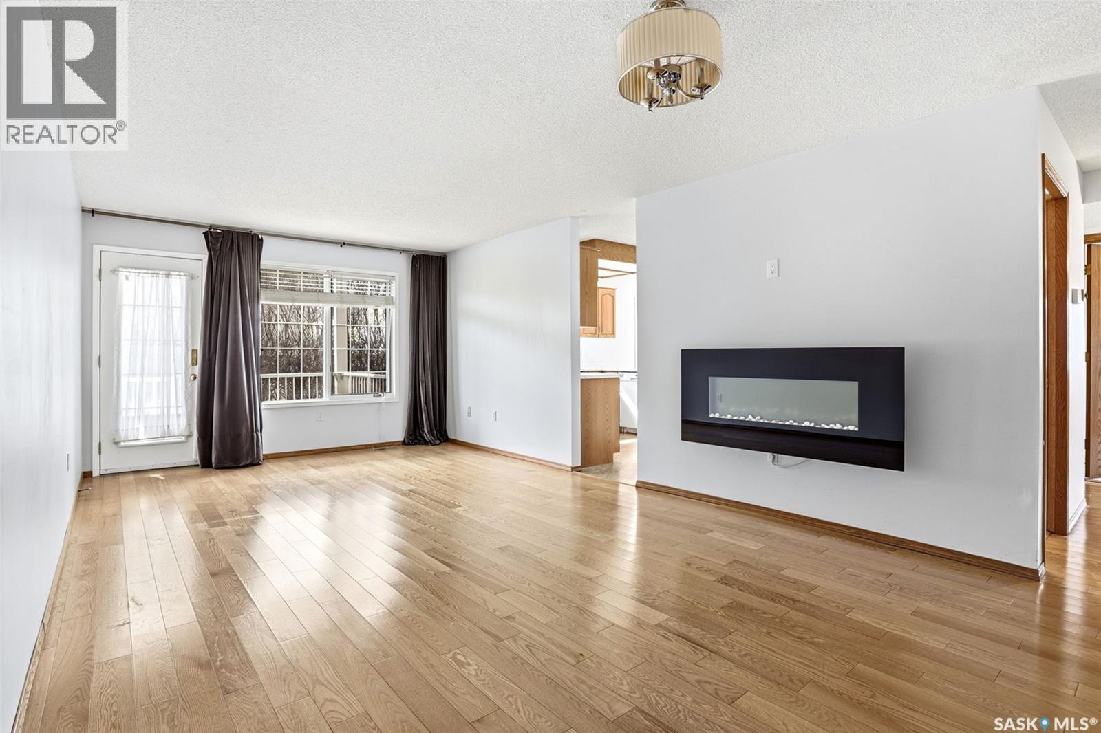 #104 4025 Hill AVENUE - 5