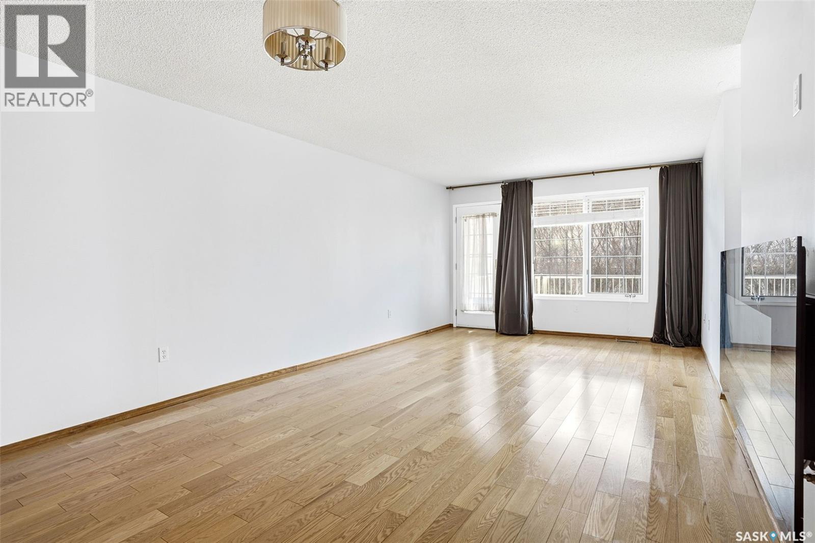 #104 4025 Hill AVENUE - 6