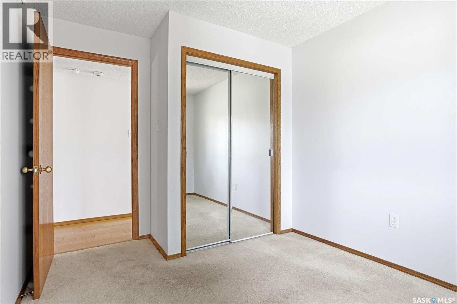 #104 4025 Hill AVENUE - 23