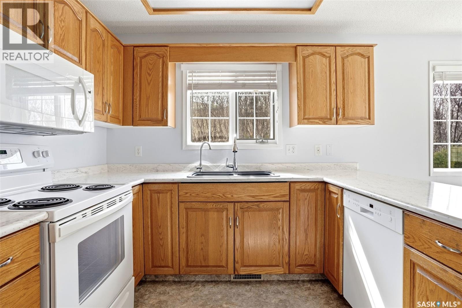 #104 4025 Hill AVENUE - 14
