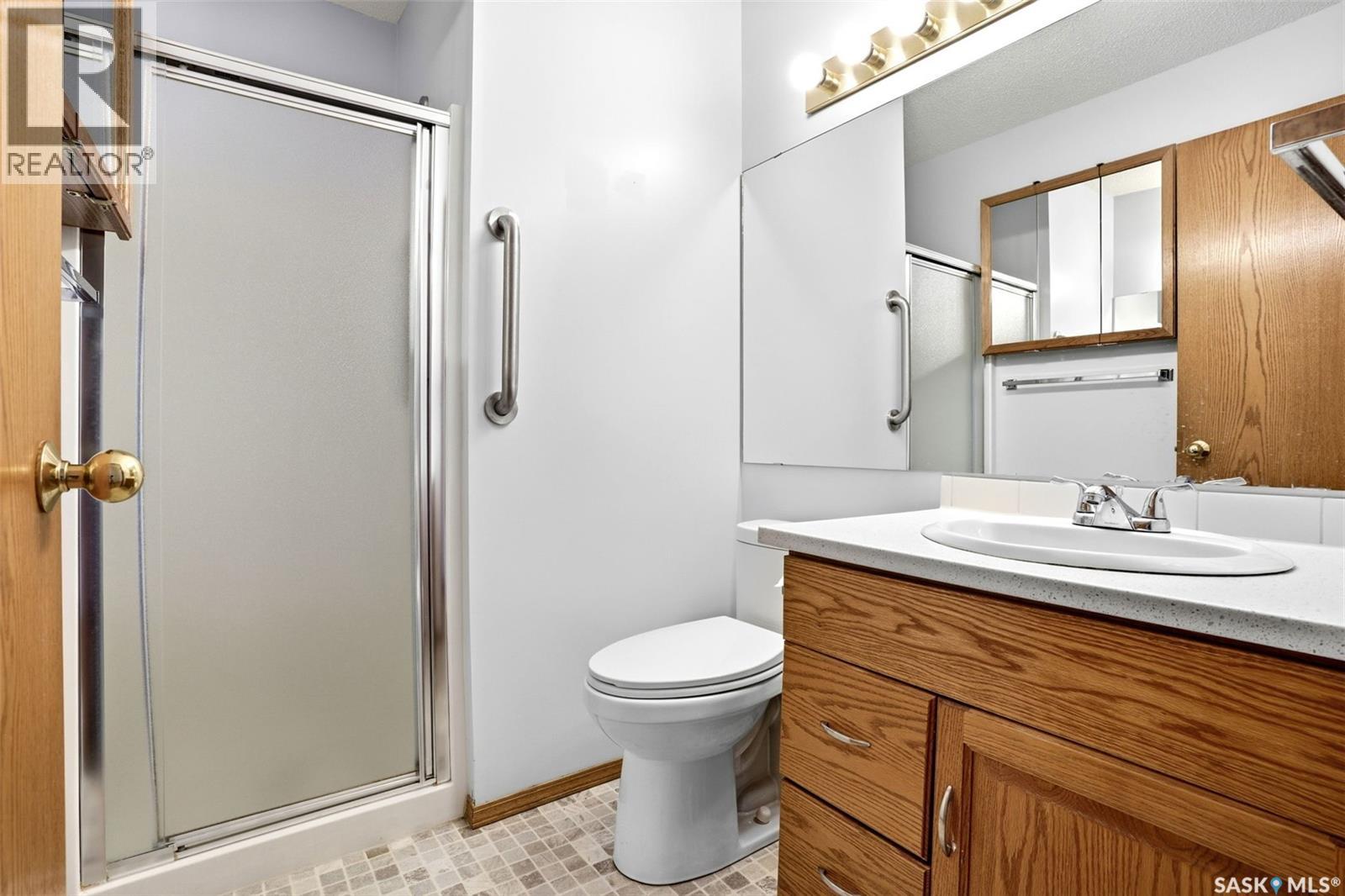 #104 4025 Hill AVENUE - 24