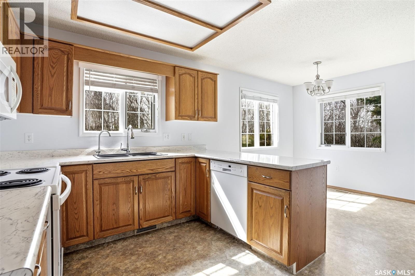 #104 4025 Hill AVENUE - 13