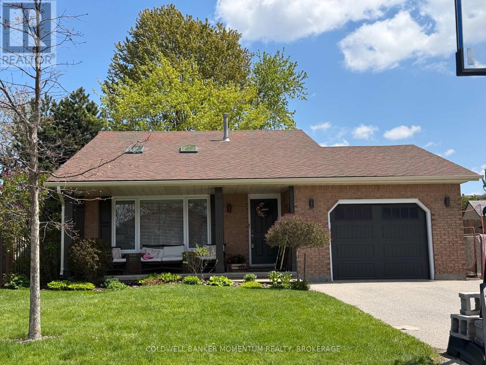 3933 VINEYARD CRESCENT - 1