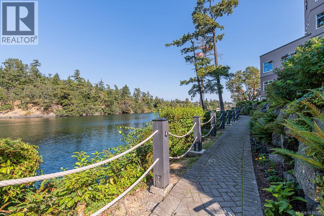 104 1085 Tillicum Road, Esquimalt