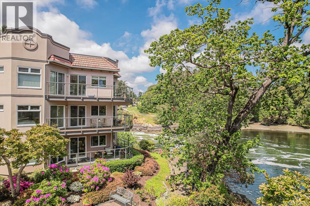 104 1085 Tillicum Road, Esquimalt