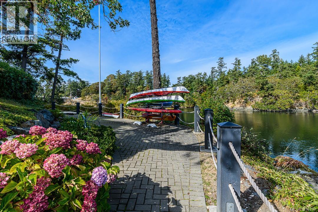 104 1085 Tillicum Road, Esquimalt