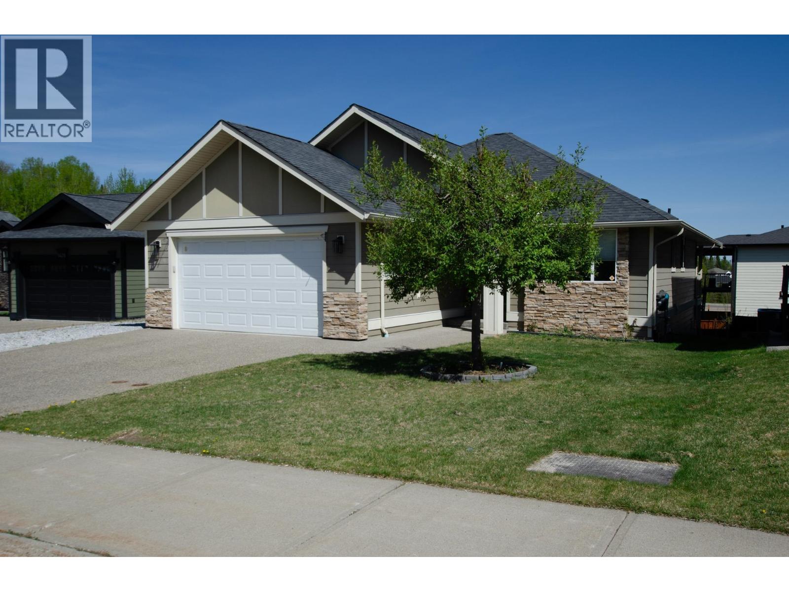 1414 OMINECA PLACE - 32