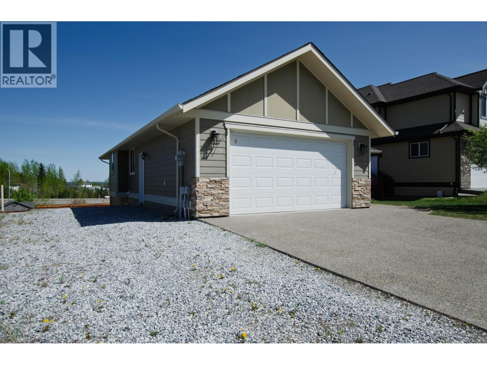 1414 OMINECA PLACE - 29