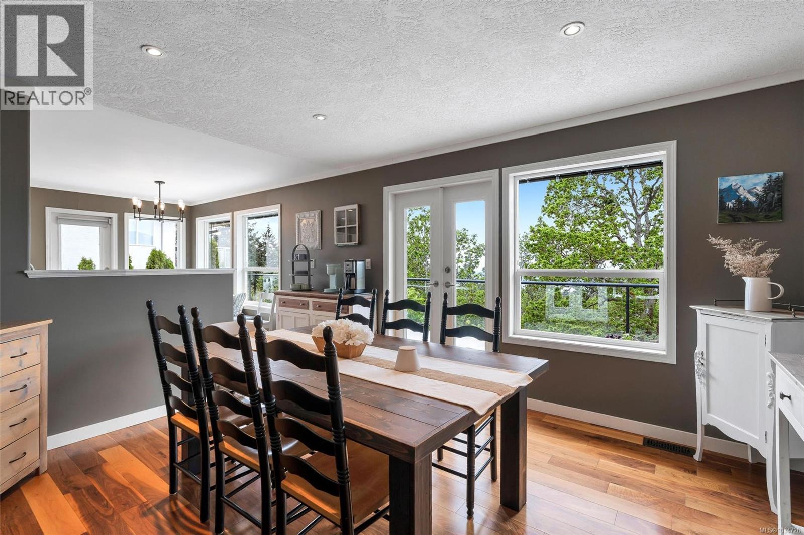 6250 Lower Chippewa Rd - 23