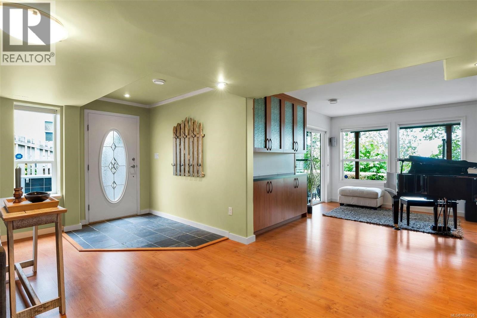 6250 Lower Chippewa Rd - 44
