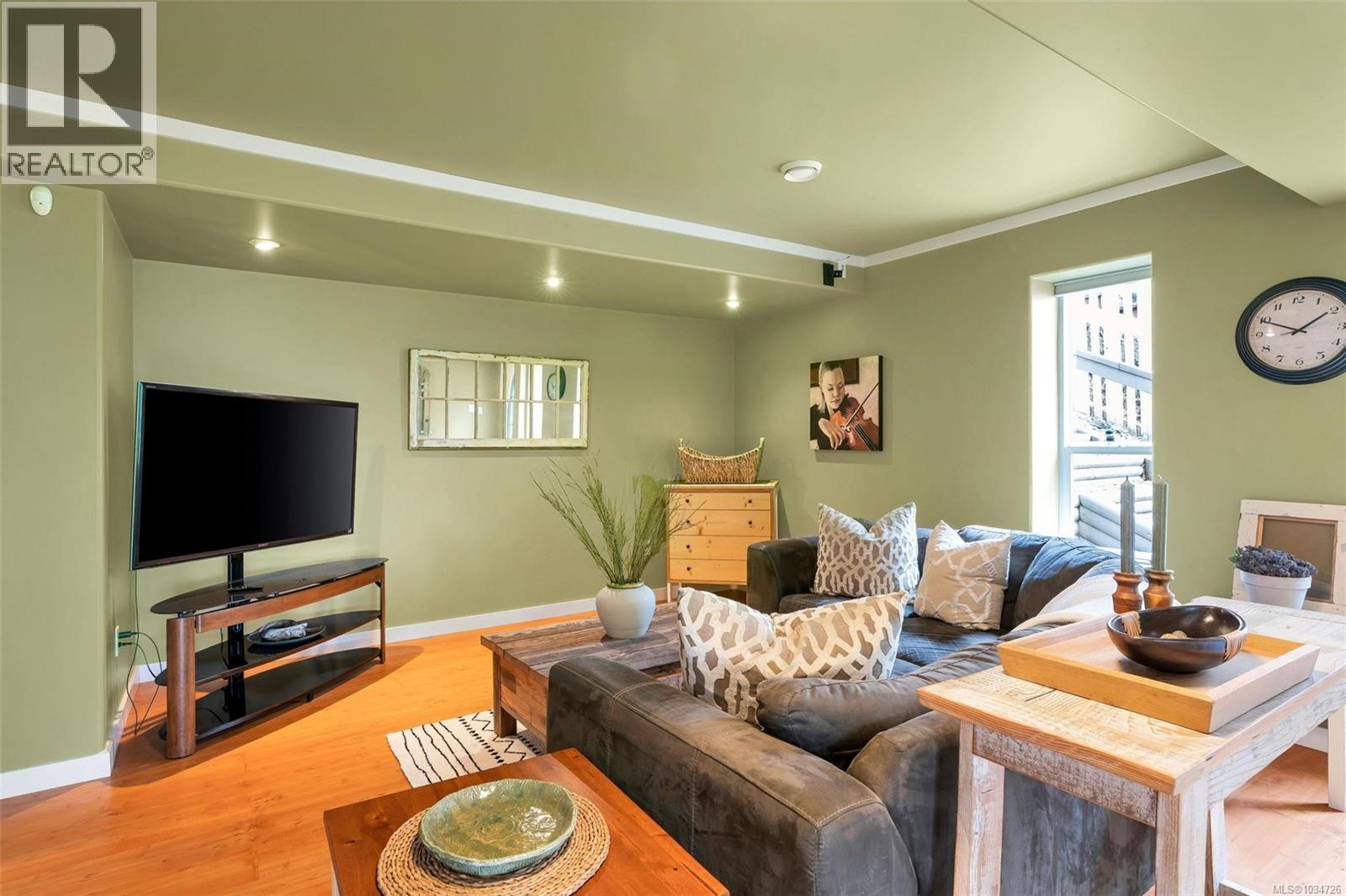 6250 Lower Chippewa Rd - 43