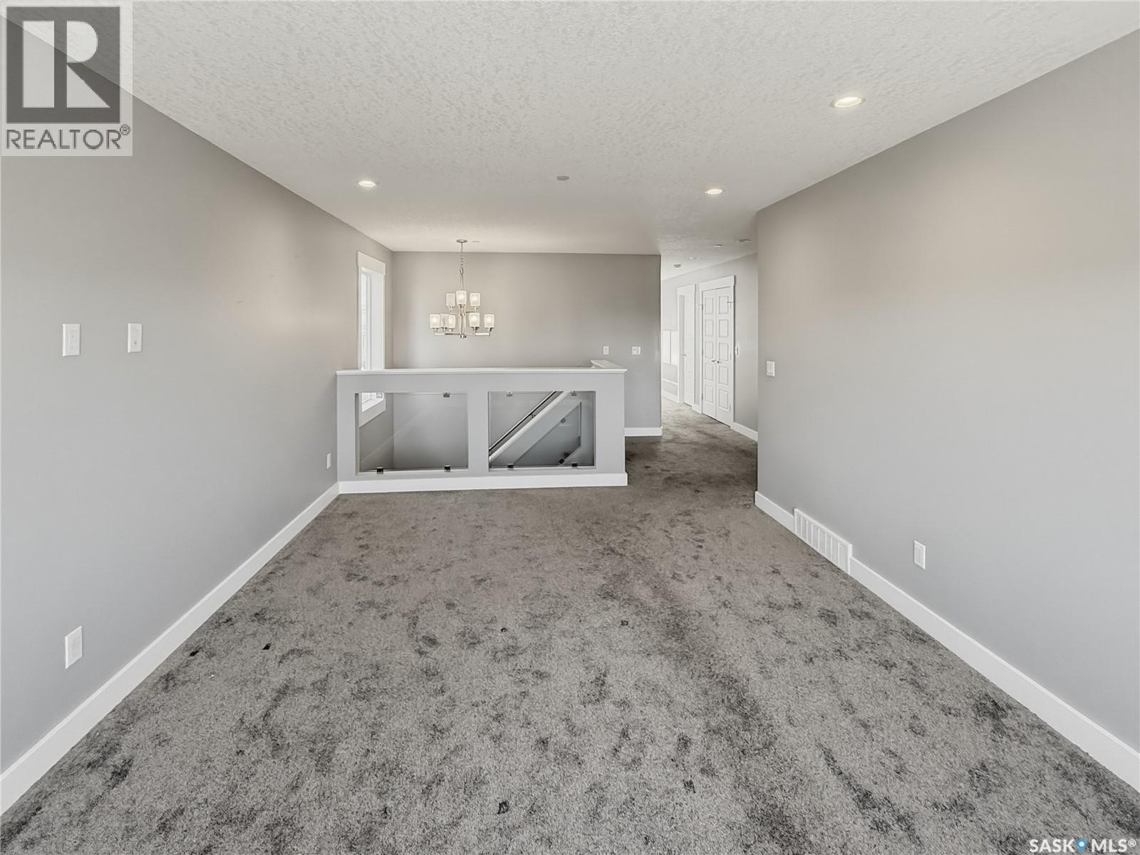 637 Douglas DRIVE — photo 12
