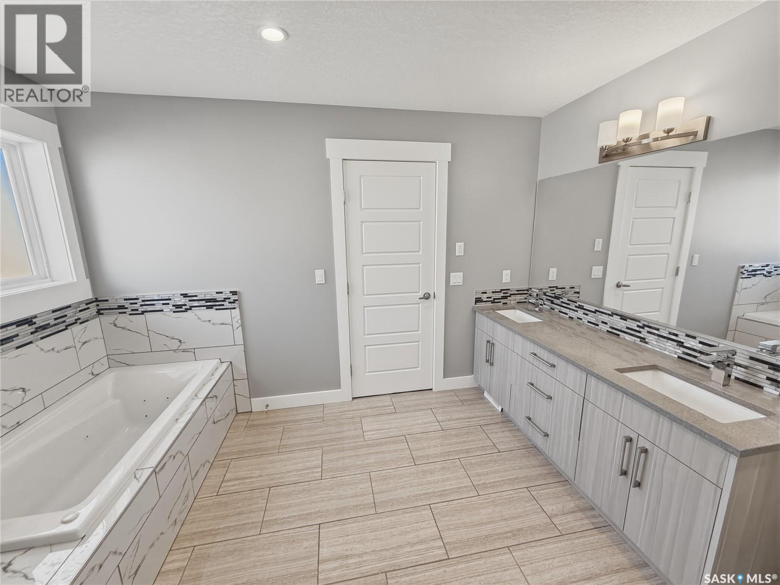 637 Douglas DRIVE — photo 16