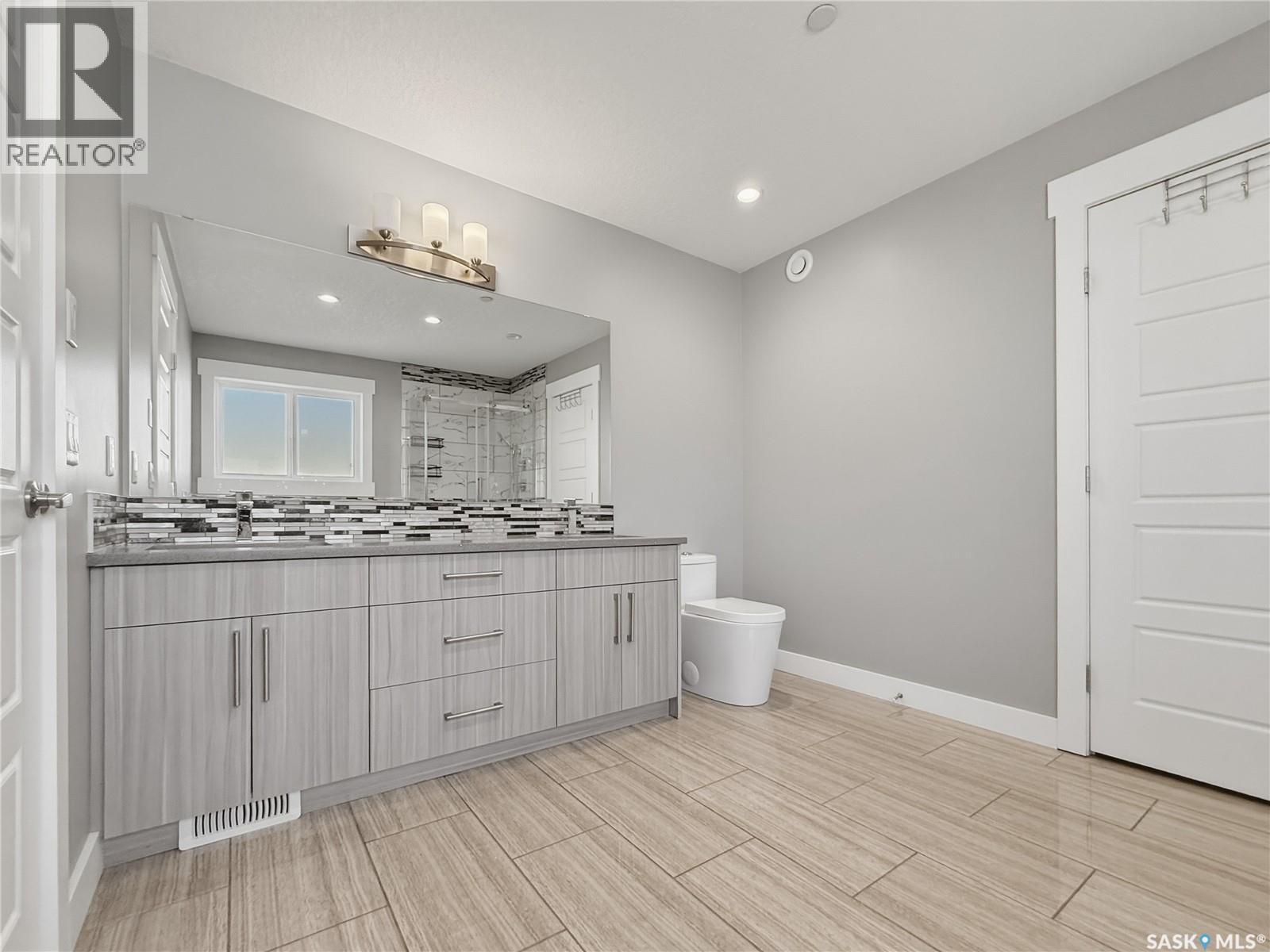 637 Douglas DRIVE — photo 18