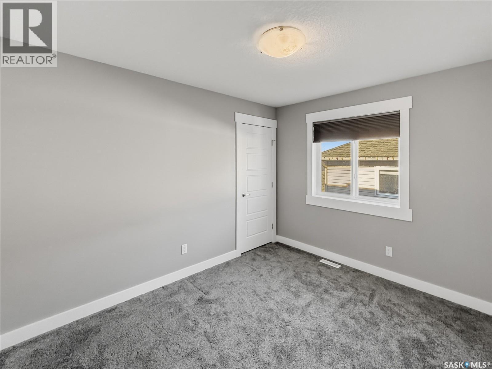 637 Douglas DRIVE — photo 21