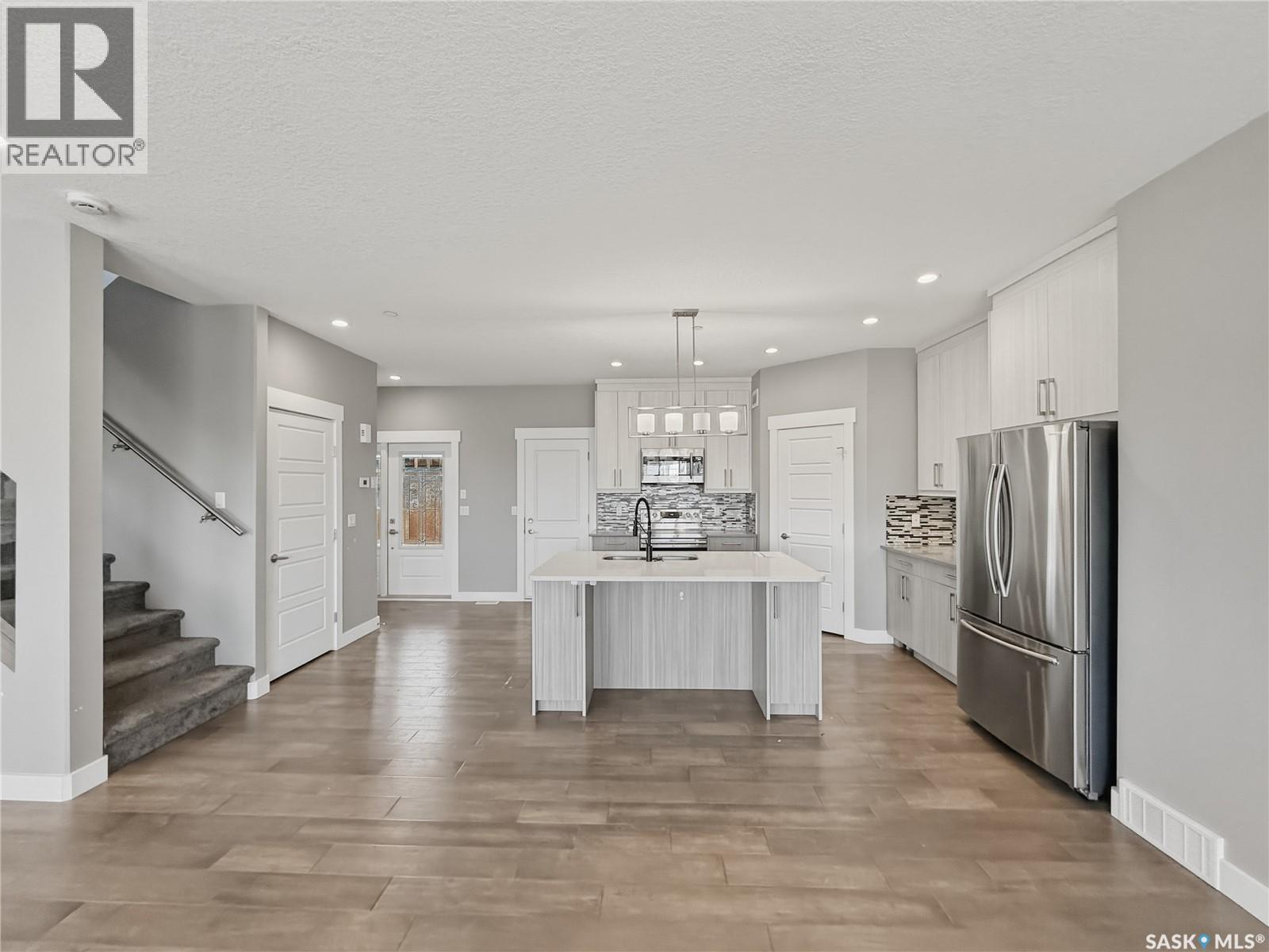 637 Douglas DRIVE — photo 7