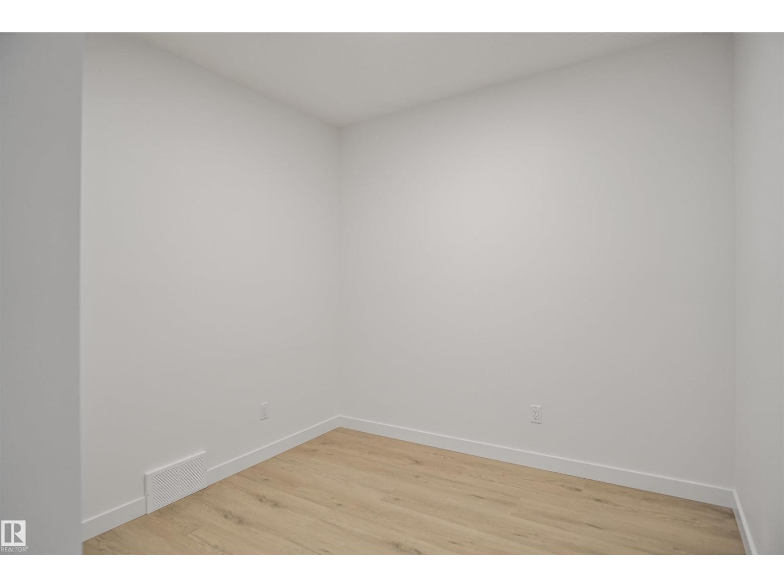 8464 183 AV NW - 4