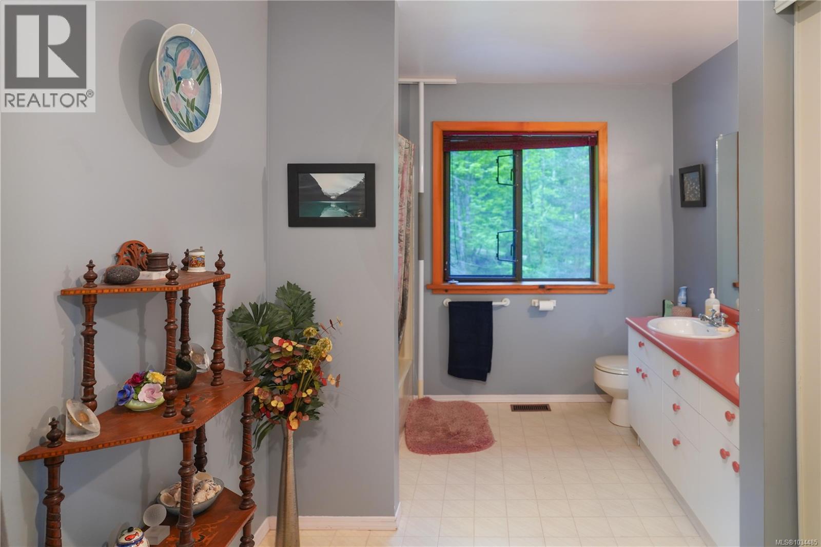 2216 North End Rd - 19