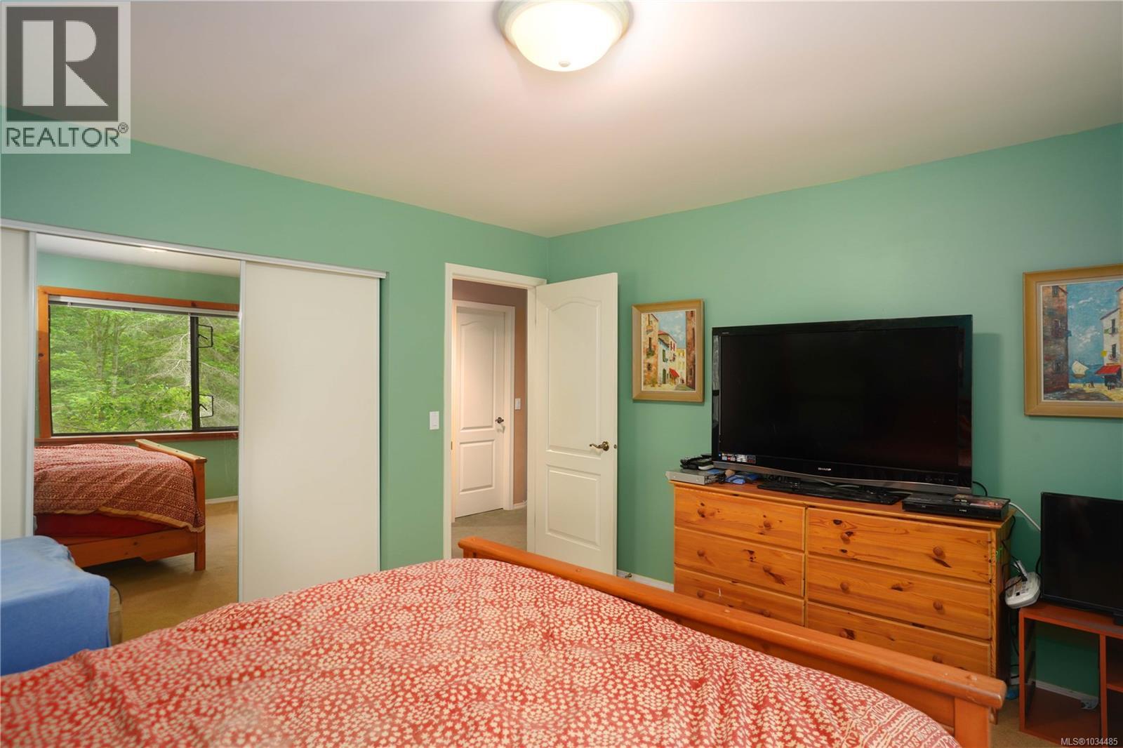 2216 North End Rd - 21