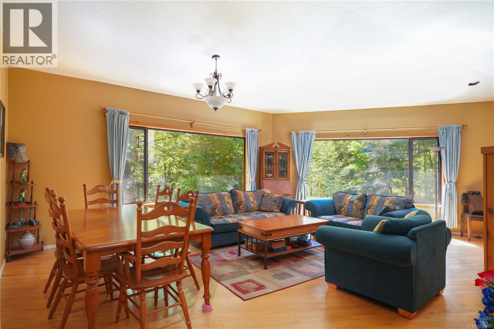 2216 North End Rd - 10