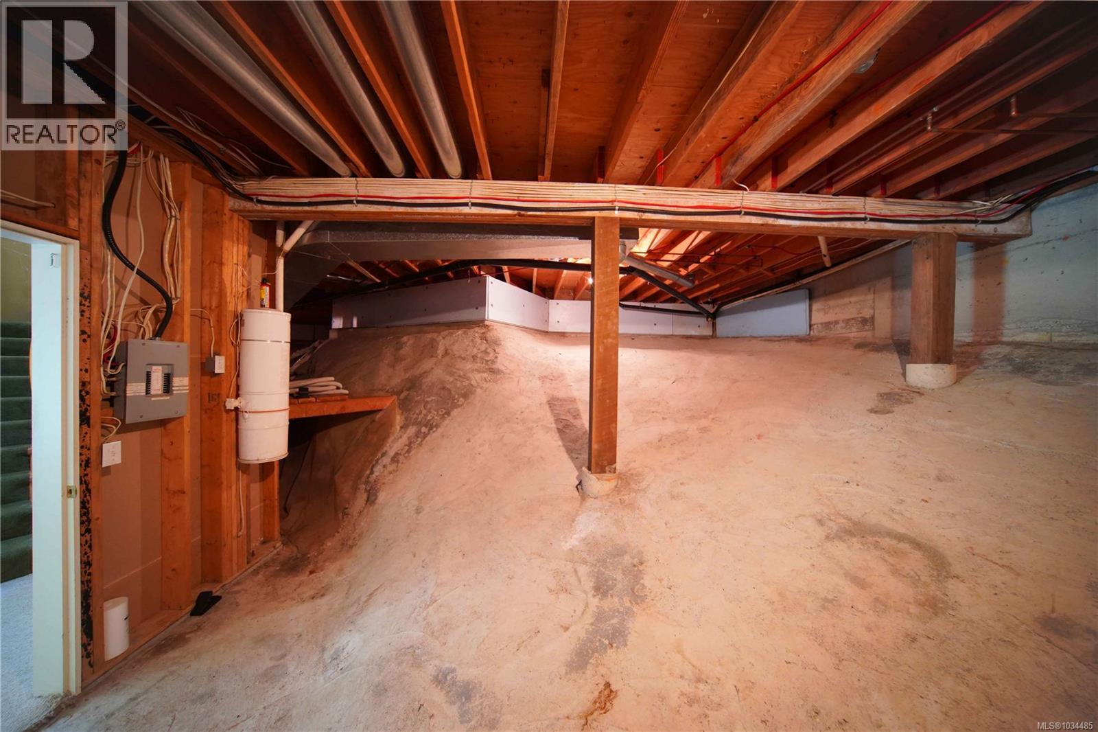 2216 North End Rd - 39