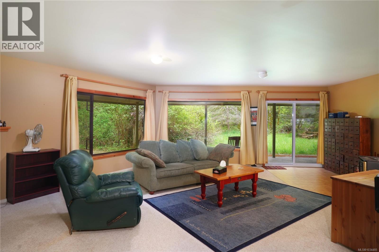 2216 North End Rd - 37