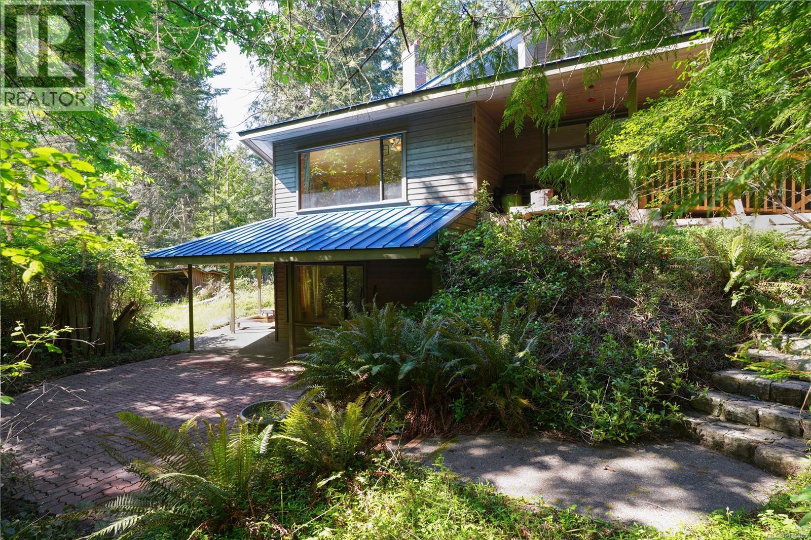 2216 North End Rd - 56