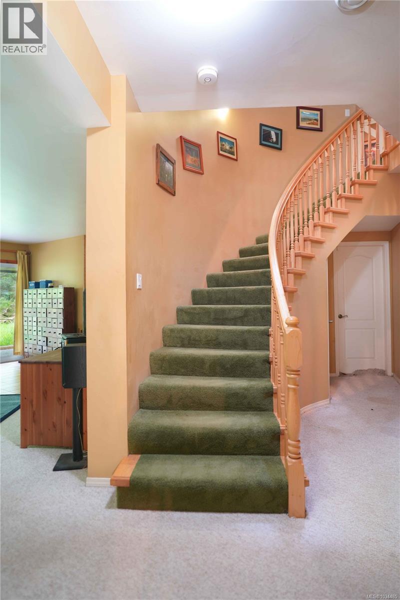 2216 North End Rd - 36