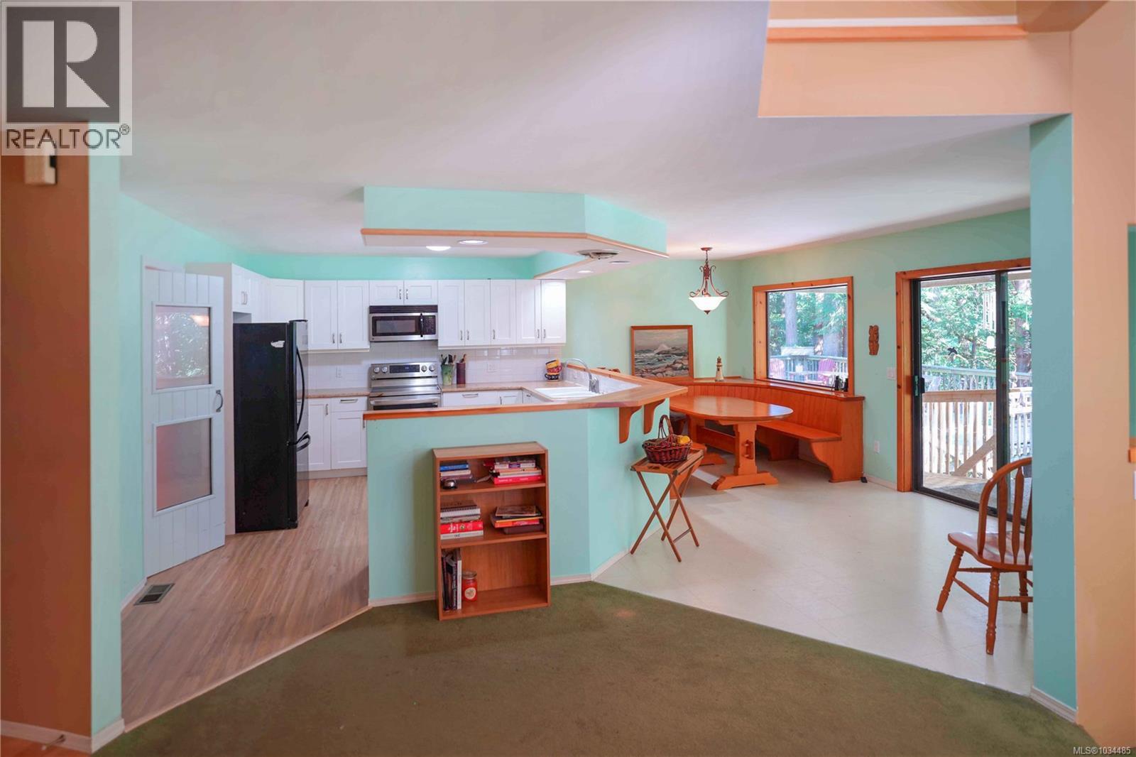 2216 North End Rd - 13