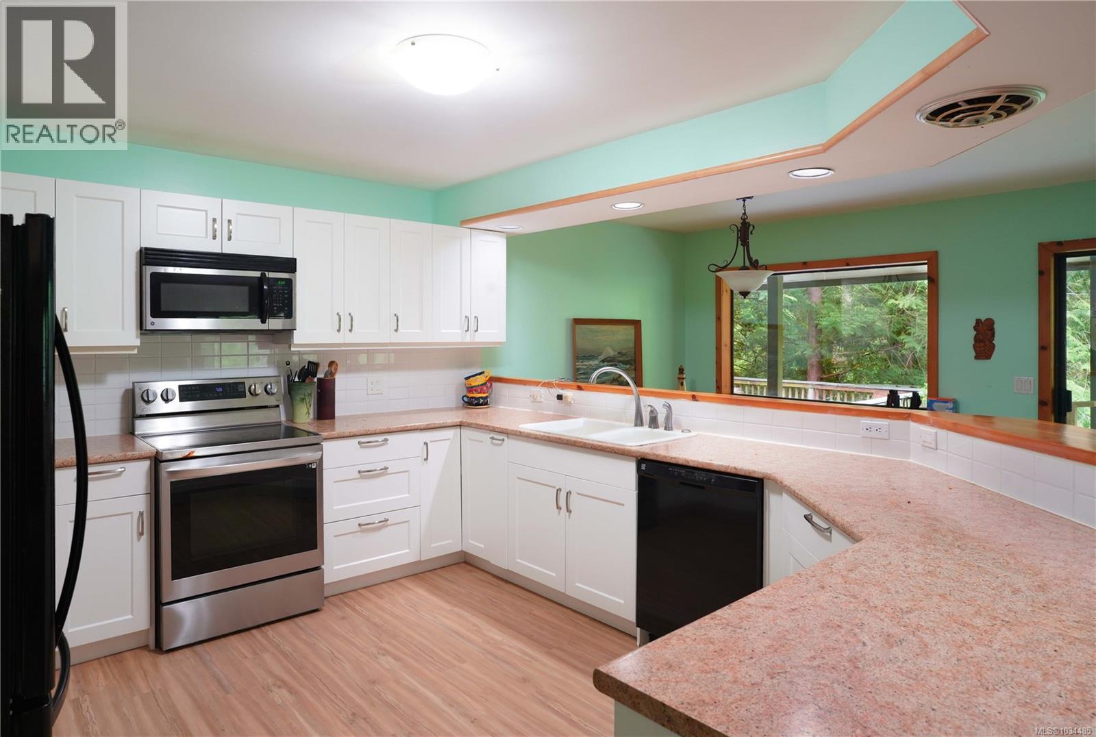 2216 North End Rd - 15