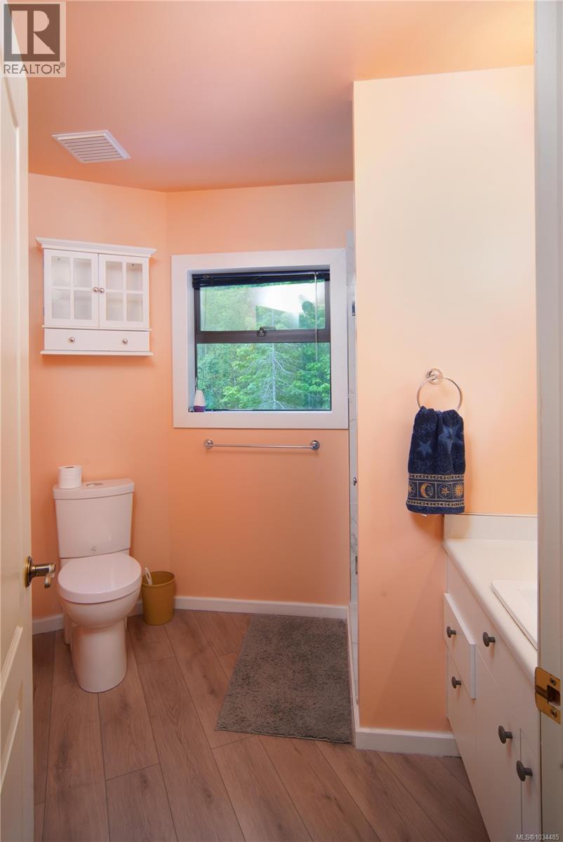 2216 North End Rd - 27