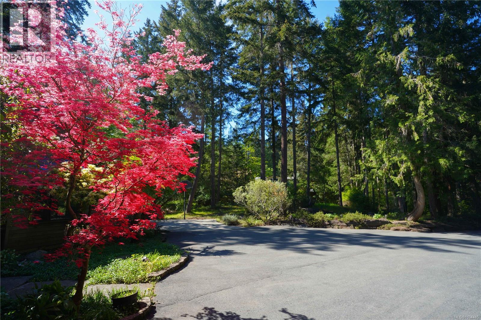 2216 North End Rd - 52