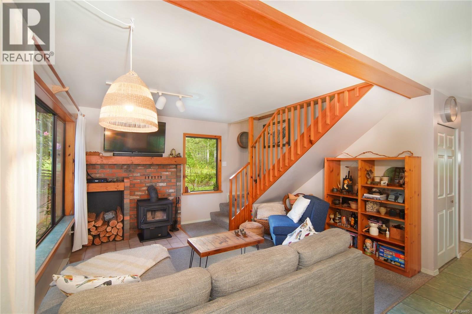 2216 North End Rd - 61