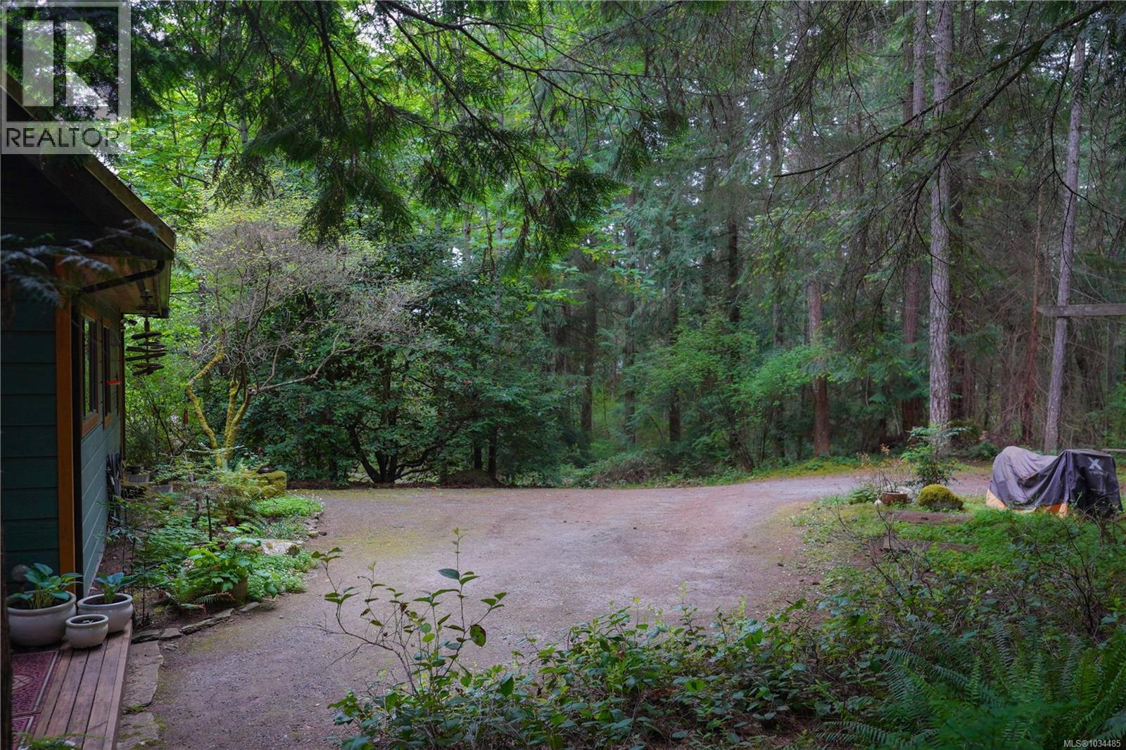 2216 North End Rd - 65