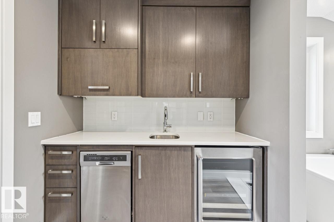 8724 116 ST NW, Edmonton