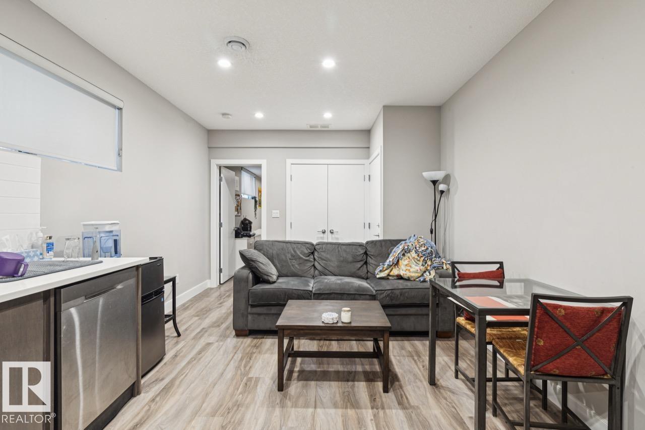 8724 116 ST NW, Edmonton