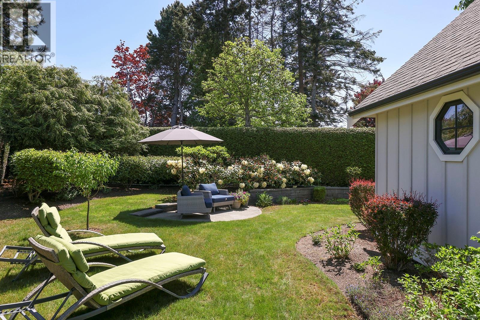 992 Bluffs Dr - 15