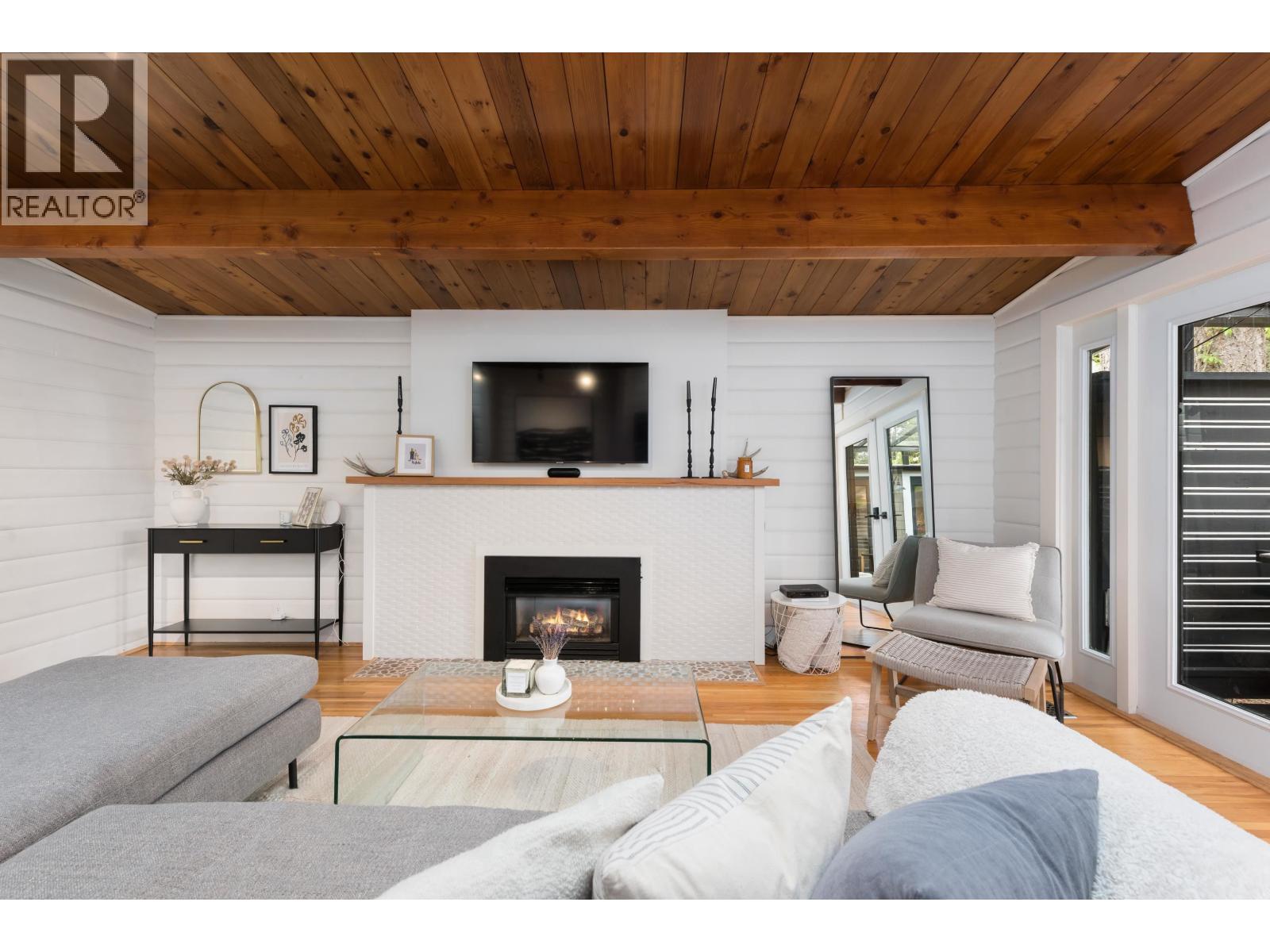 1336 DUNCAN Drive - main photo