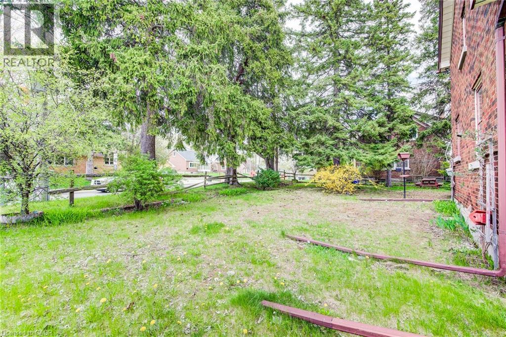 498 S VICTORIA Street S, Kitchener, Ontario, N2M3A7 — Photo 3