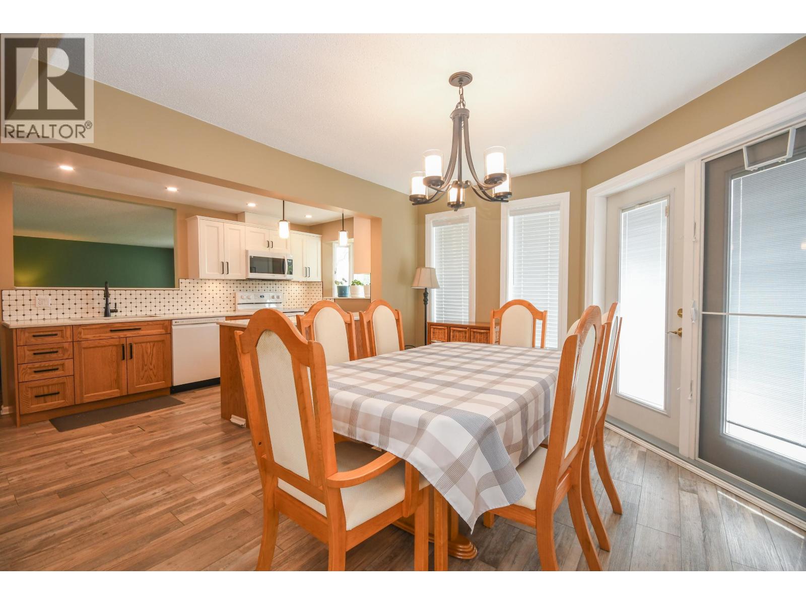 Photo 10 of 38 — 4090 WEISBROD ROAD · Prince George, BC