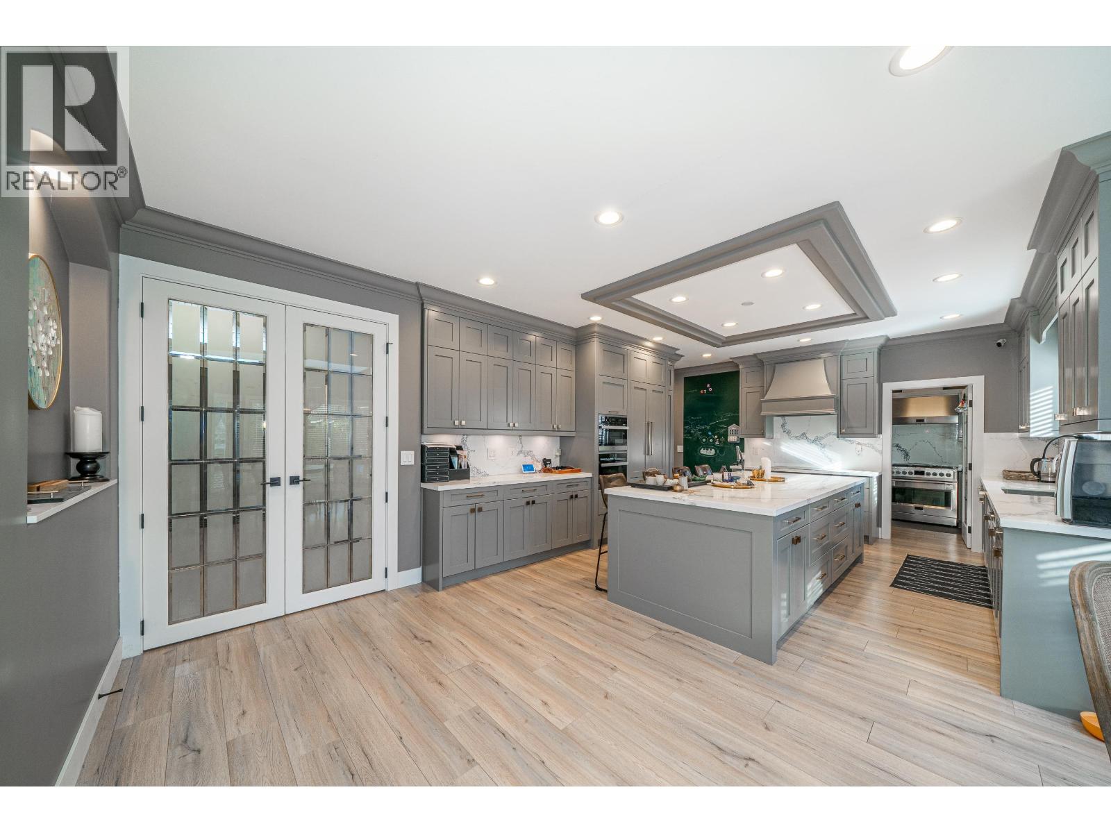 6 Bed, 6 Bath House for Sale in Richmond – 7200 BELAIR DRIVE, Richmond - Image 12