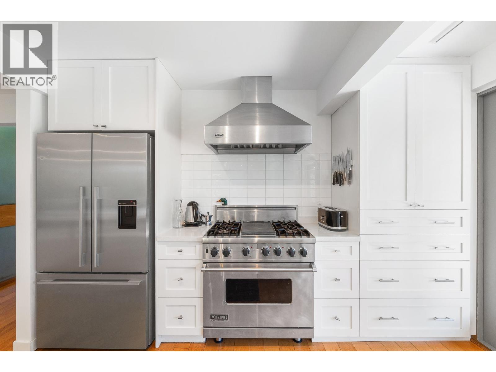 4697 WOODVIEW PLACE, West Vancouver
