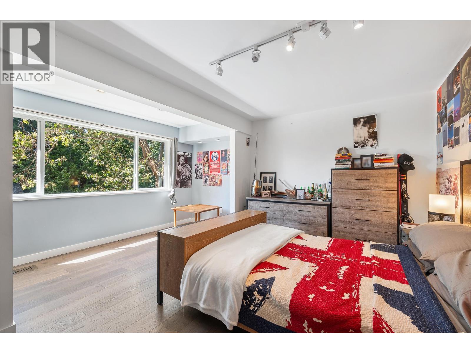 4697 WOODVIEW PLACE, West Vancouver