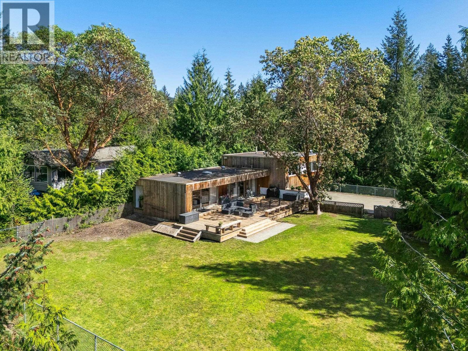 4697 WOODVIEW PLACE, West Vancouver